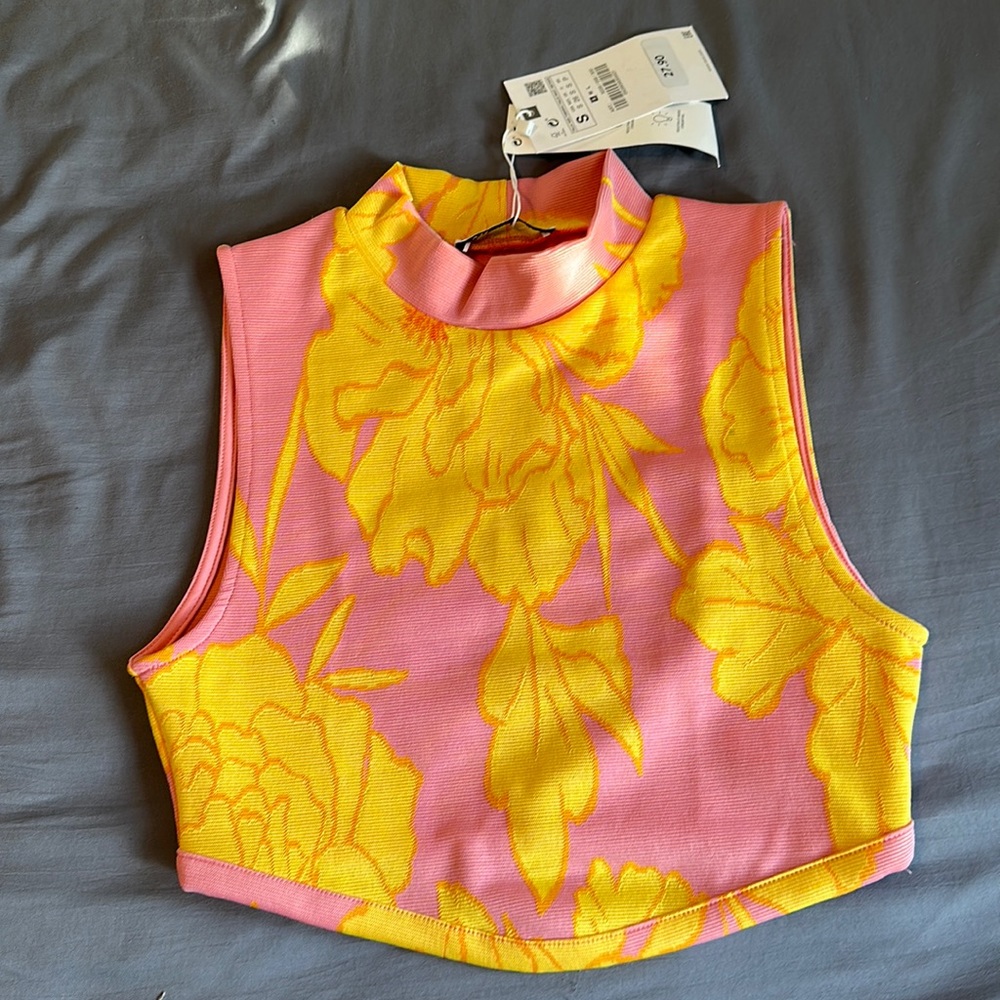 Cropped high neck